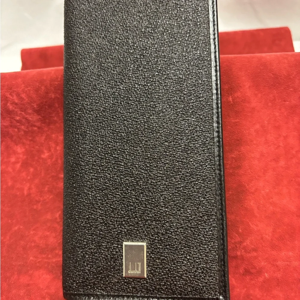 Dunhill Sleek Black Wallet Leather with Textured Finish